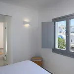 Thoe * Oia (Santorini)
